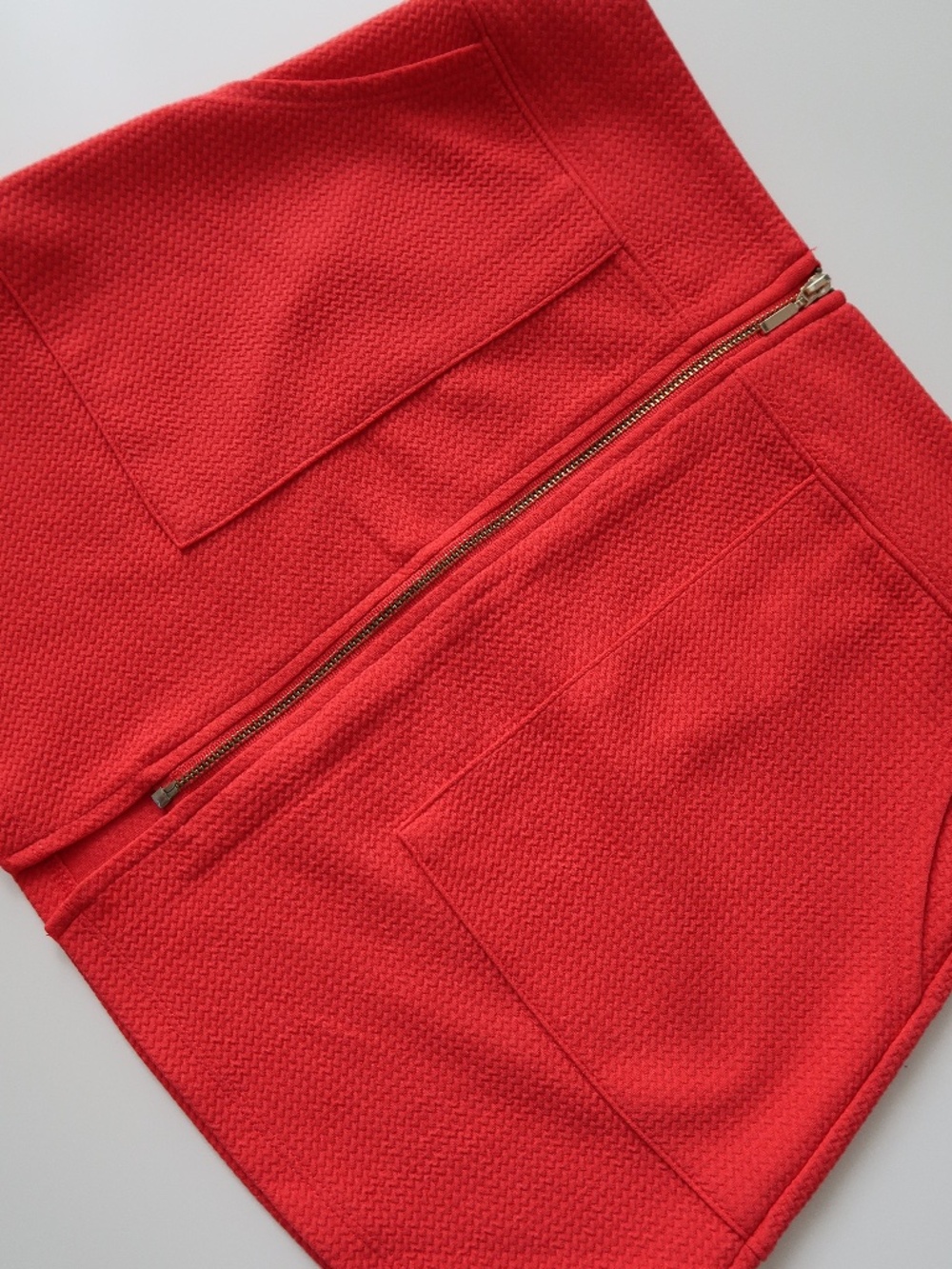 Haute Monde Hot Pink Textured Stretch Mini Skirt Gold Zip Front | Size M
